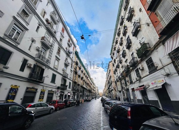 appartamento in vendita a Napoli in zona San Lorenzo