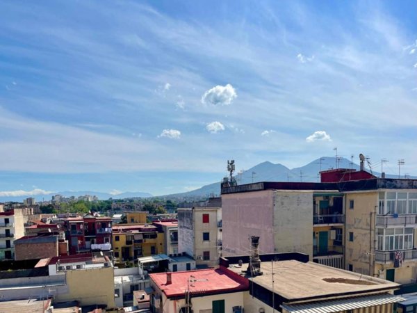 appartamento in vendita a Napoli in zona Barra