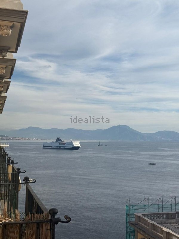 appartamento in vendita a Napoli in zona San Ferdinando