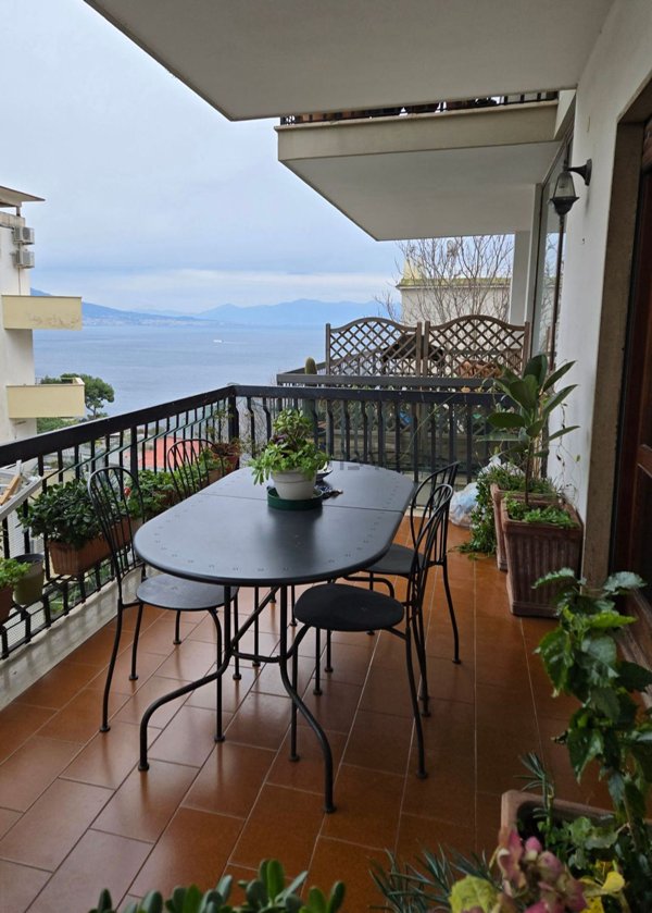 appartamento in vendita a Napoli in zona Posillipo