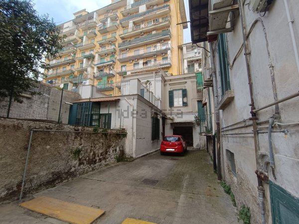 appartamento in vendita a Napoli in zona Fuorigrotta