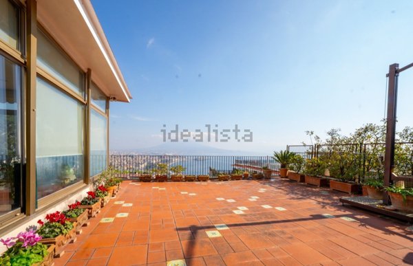 appartamento in vendita a Napoli in zona Posillipo