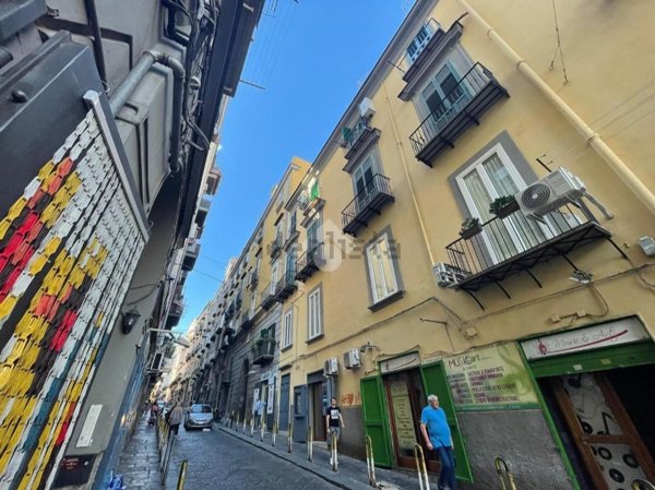 appartamento in vendita a Napoli in zona San Carlo all'Arena
