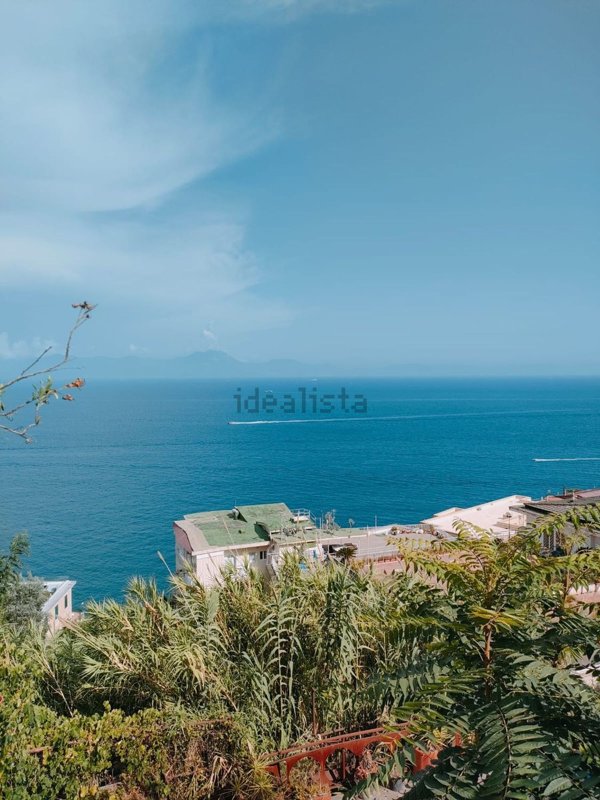 appartamento in vendita a Napoli in zona Posillipo