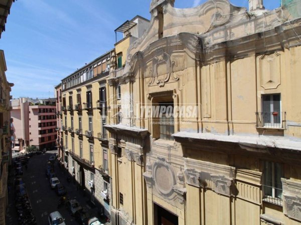 appartamento in vendita a Napoli in zona San Ferdinando