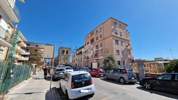 appartamento in vendita a Napoli in zona Chiaia