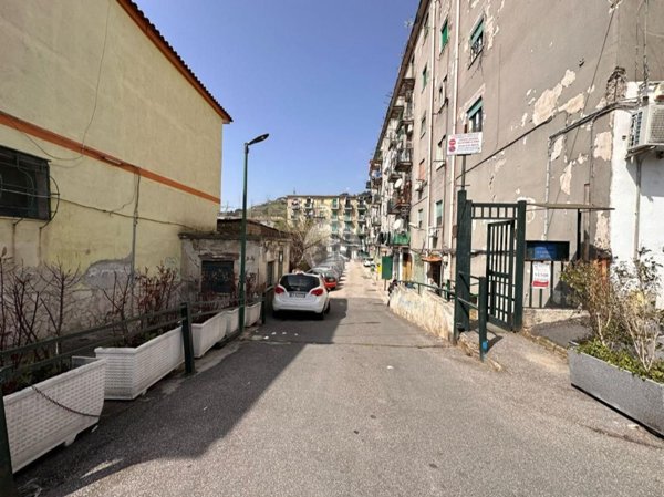 appartamento in vendita a Napoli in zona Bagnoli