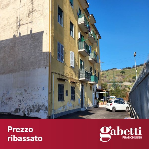 appartamento in vendita a Napoli in zona Bagnoli