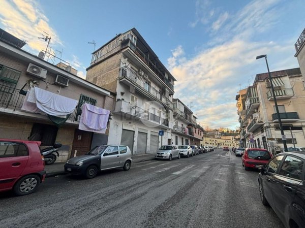 appartamento in vendita a Napoli in zona San Carlo all'Arena