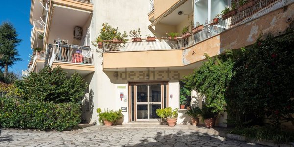 appartamento in vendita a Napoli in zona Posillipo