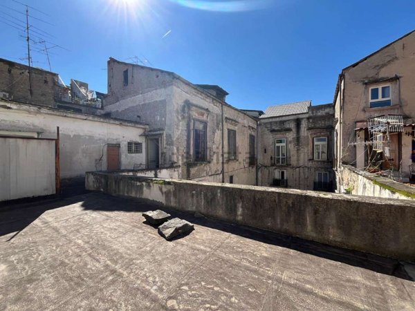 appartamento in vendita a Napoli in zona San Lorenzo