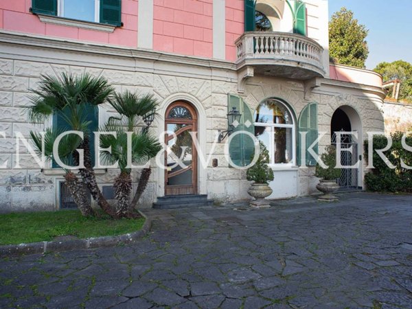 appartamento in vendita a Napoli in zona Vomero
