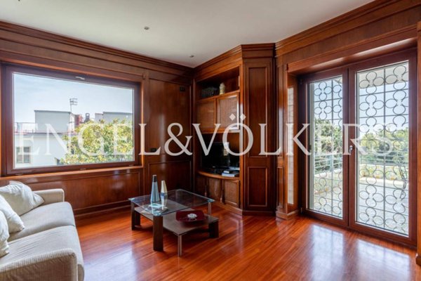 appartamento in vendita a Napoli in zona Posillipo