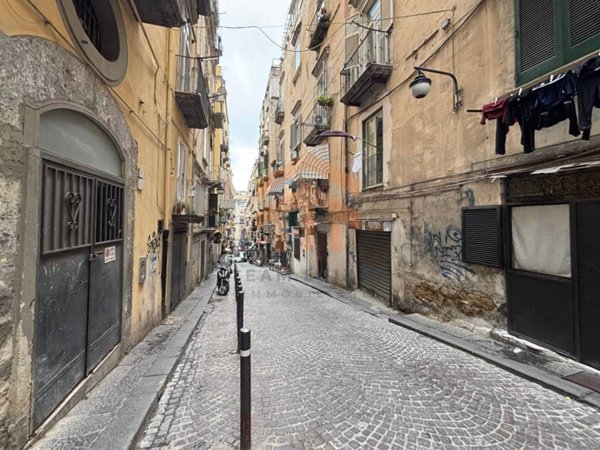 appartamento in vendita a Napoli in zona San Ferdinando