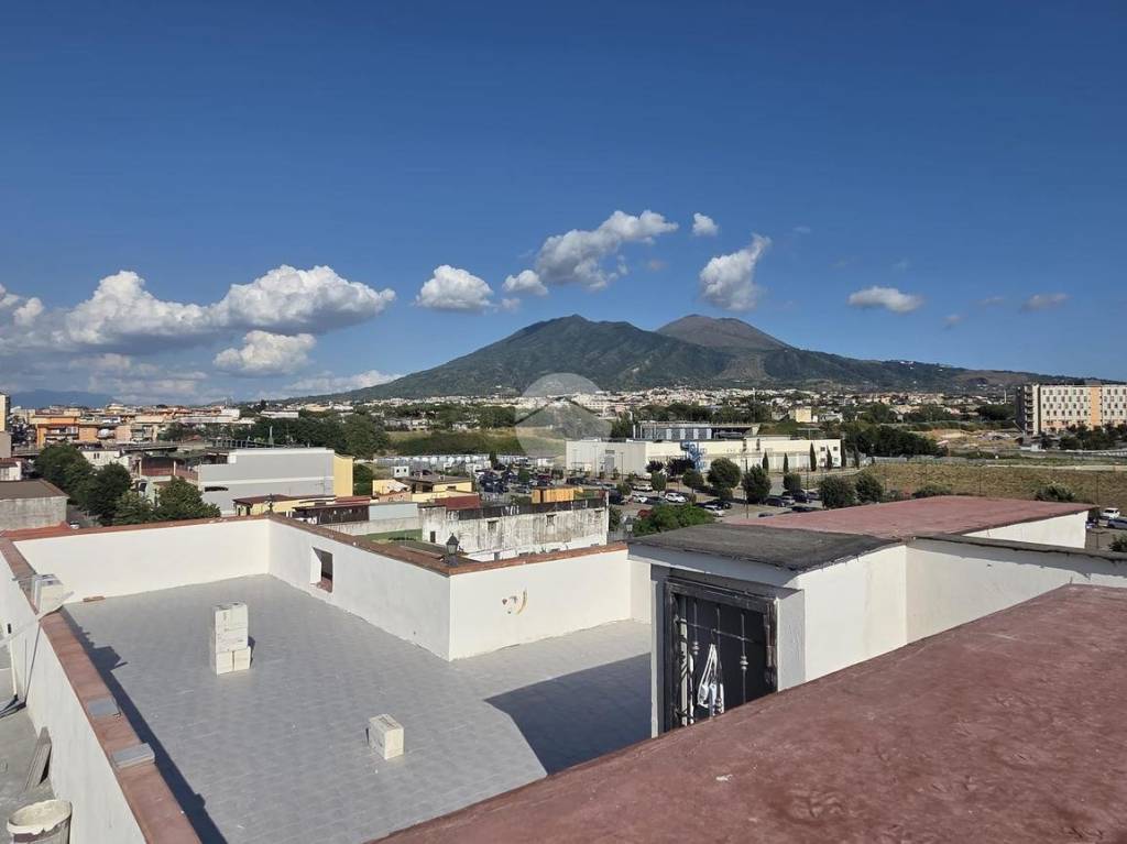 appartamento in vendita a Napoli in zona Ponticelli