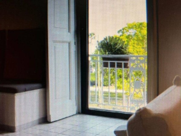 appartamento in vendita a Napoli in zona Chiaia