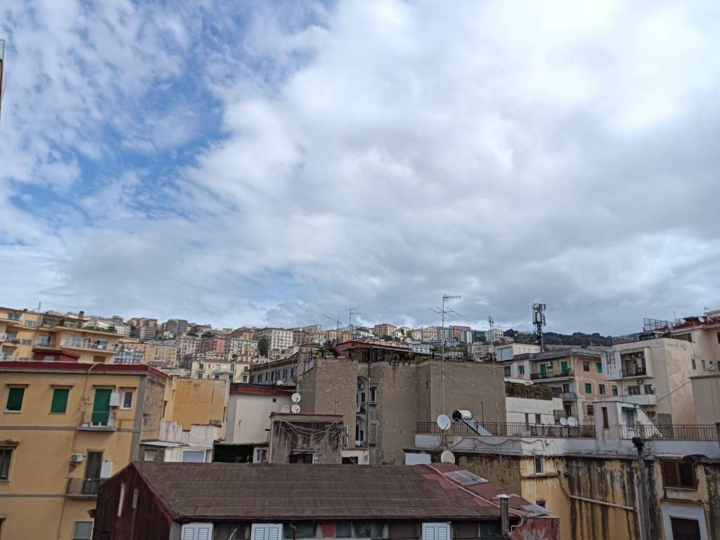 appartamento in vendita a Napoli in zona Chiaia