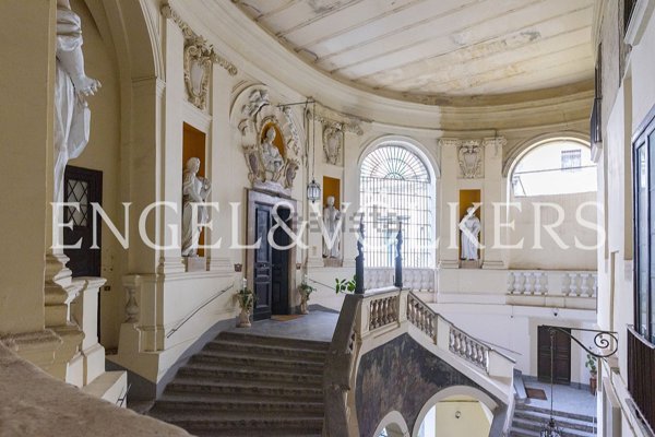 appartamento in vendita a Napoli in zona San Lorenzo