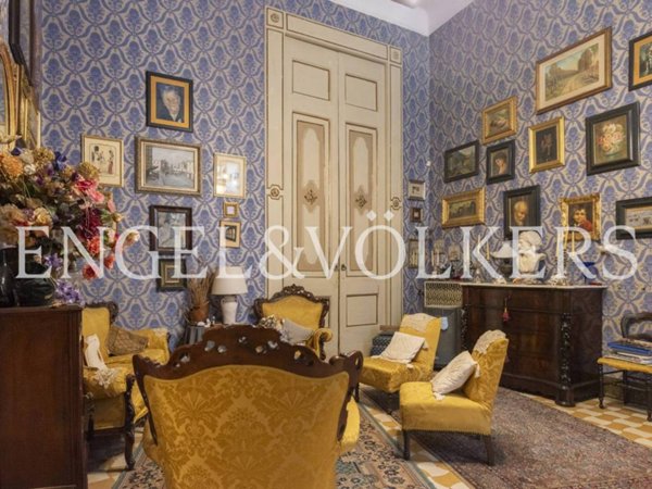 appartamento in vendita a Napoli in zona San Lorenzo