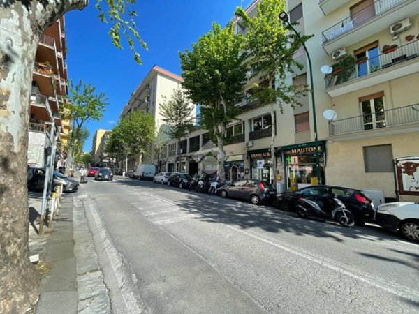 negozio in vendita a Napoli in zona Camaldoli
