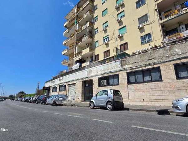 appartamento in vendita a Napoli in zona Fuorigrotta