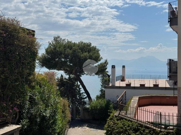 appartamento in vendita a Napoli in zona Posillipo