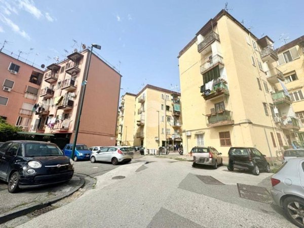 appartamento in vendita a Napoli in zona Fuorigrotta