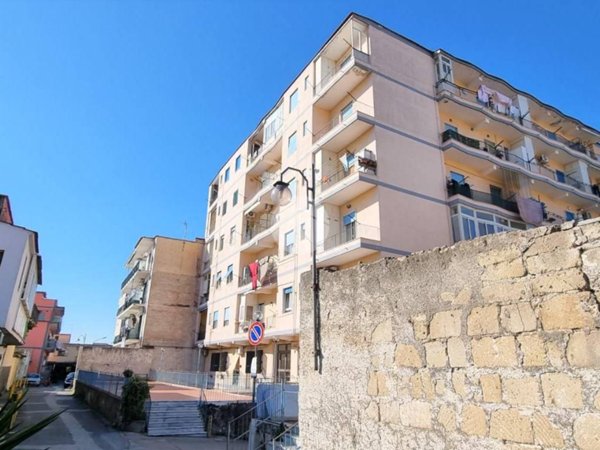appartamento in vendita a Napoli in zona Barra