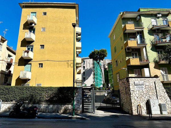 appartamento in vendita a Napoli in zona Fuorigrotta