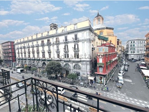 appartamento in vendita a Napoli in zona Pendino / San Giuseppe