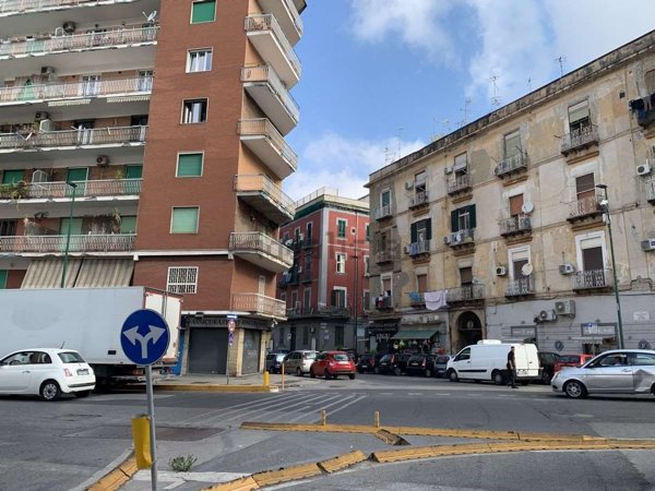 appartamento in vendita a Napoli in zona Fuorigrotta