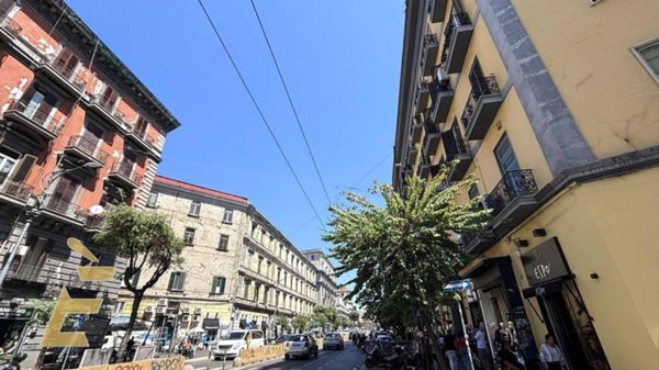 appartamento in vendita a Napoli in zona Stella