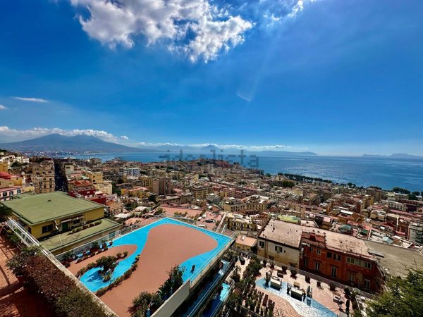 appartamento in vendita a Napoli in zona Chiaia