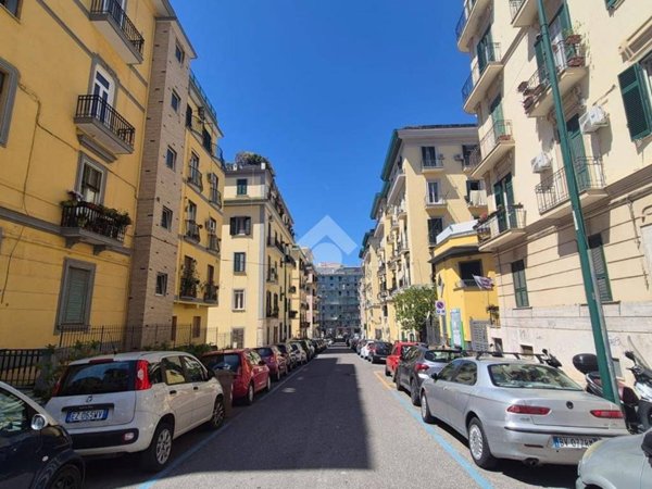 negozio in vendita a Napoli in zona Vomero