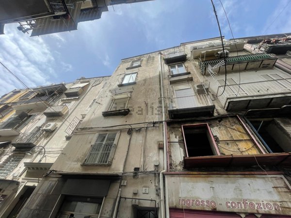 appartamento in vendita a Napoli in zona Pendino / San Giuseppe