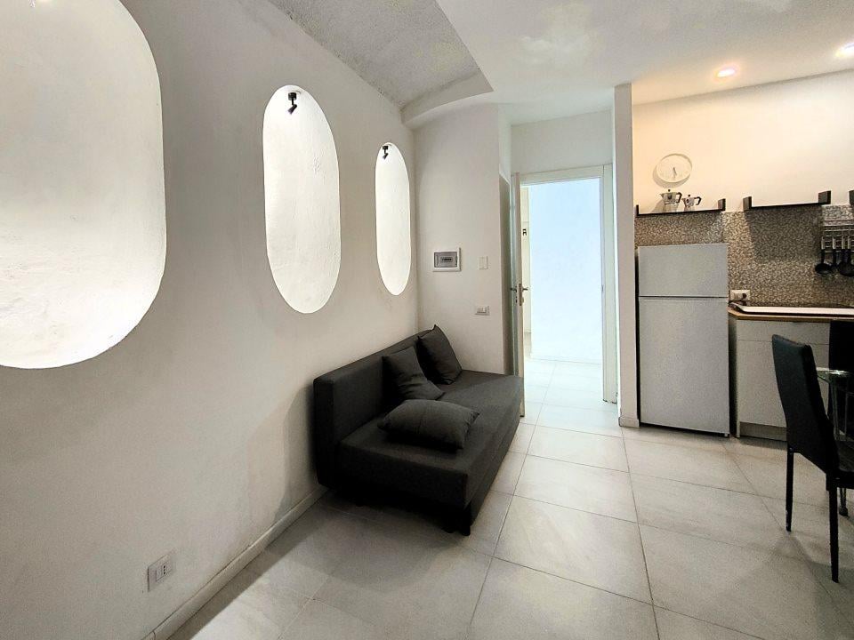 appartamento in vendita a Napoli in zona Chiaia