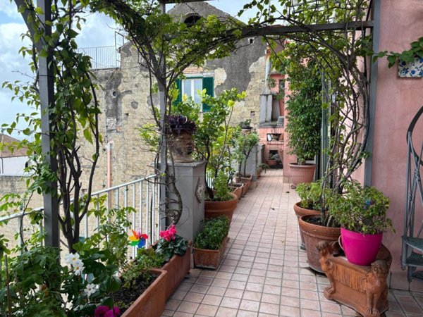 appartamento in vendita a Napoli in zona Avvocata