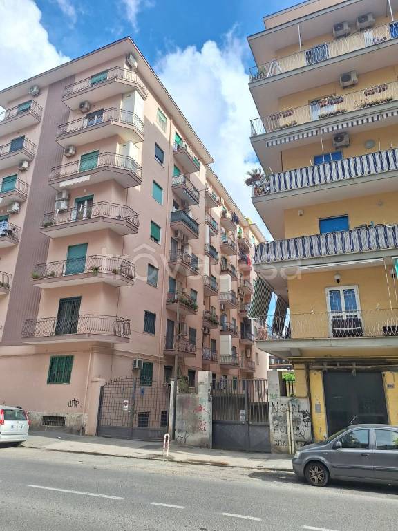 appartamento in vendita a Napoli in zona Fuorigrotta