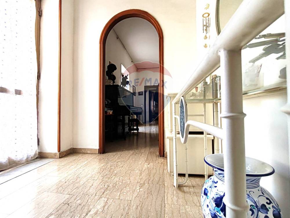 appartamento in vendita a Napoli in zona Avvocata