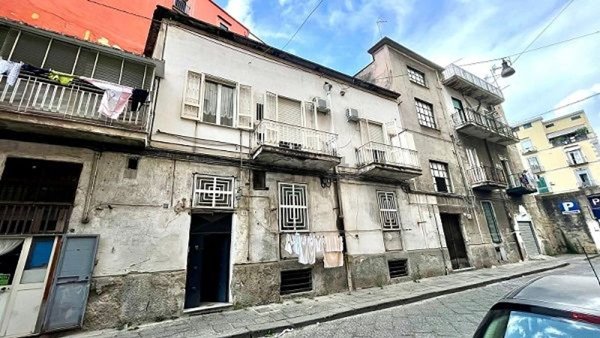 appartamento in vendita a Napoli in zona San Lorenzo