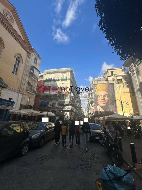 appartamento in vendita a Napoli in zona San Lorenzo