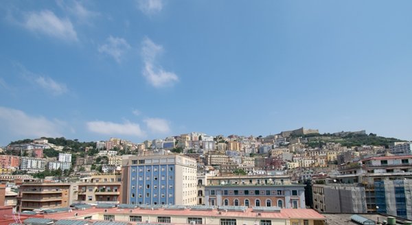 appartamento in vendita a Napoli in zona Chiaia