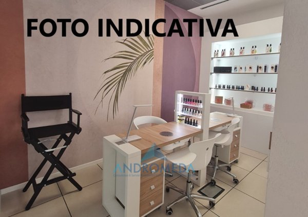 appartamento in vendita a Napoli in zona Chiaia
