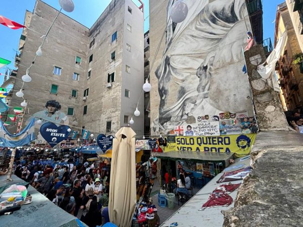 appartamento in vendita a Napoli in zona Montecalvario