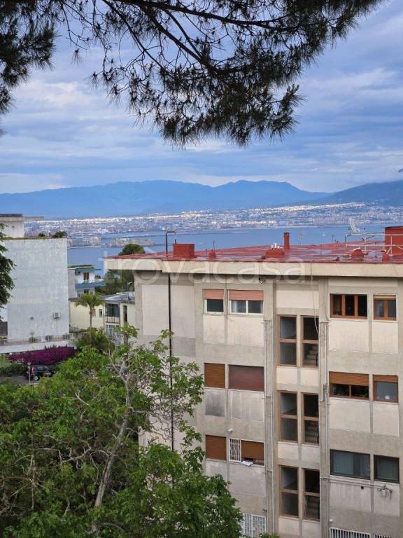 appartamento in vendita a Napoli in zona Posillipo