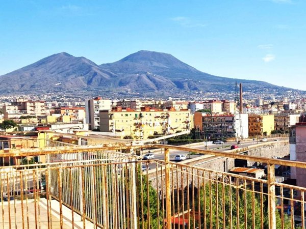 appartamento in vendita a Napoli in zona Barra