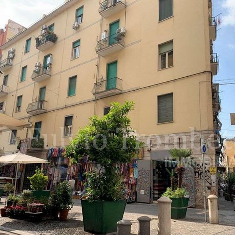 appartamento in vendita a Napoli in zona Pendino / San Giuseppe