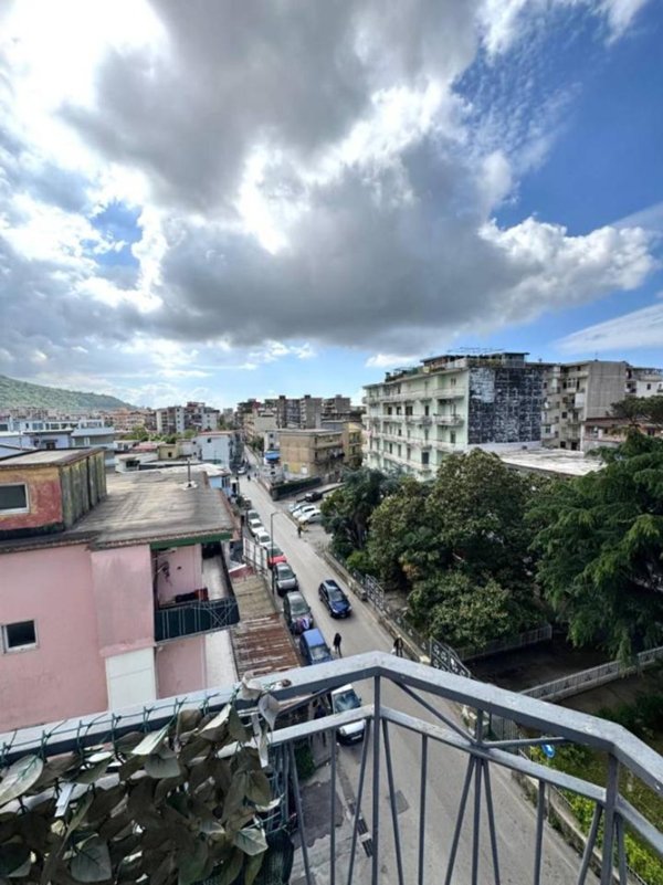 appartamento in vendita a Napoli in zona Pianura