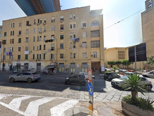 appartamento in vendita a Napoli in zona Stella