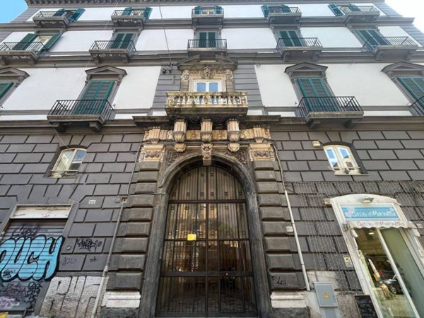 appartamento in vendita a Napoli in zona Pendino / San Giuseppe